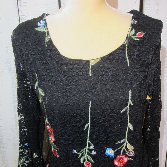 Anthropologie Solitaire Lace Embroidered Top Small - Picture 2 of 8